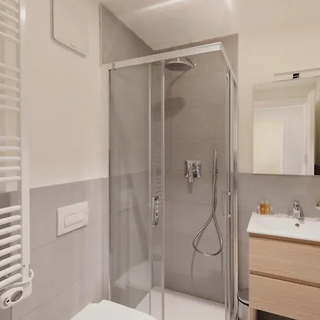 Gohost - Modern And Bright Apartments With Terrace And Balcony Milan Room photo