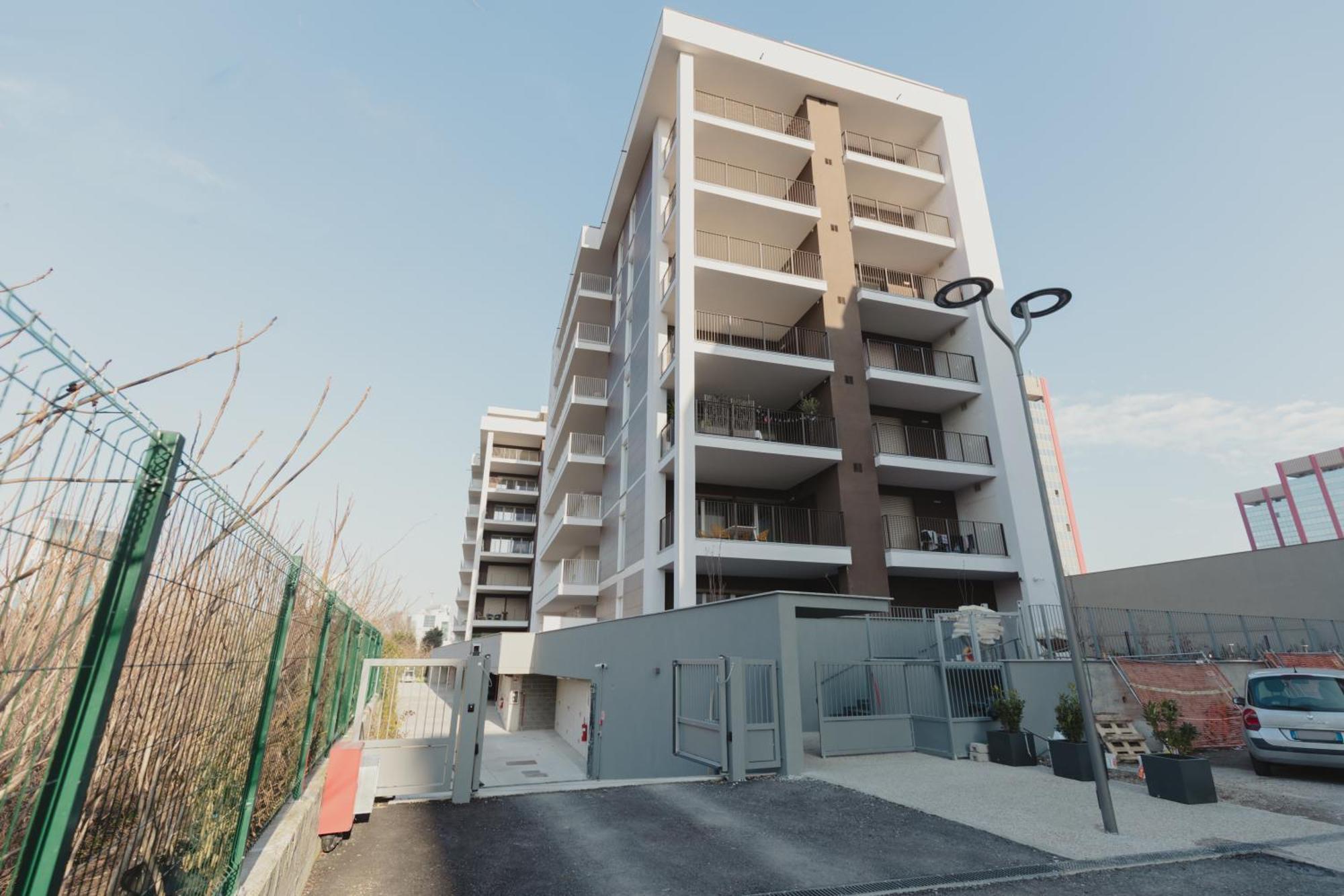 Gohost - Modern And Bright With Terrace And Balcony Appartement